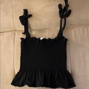 BLACK RUFFLED TOP